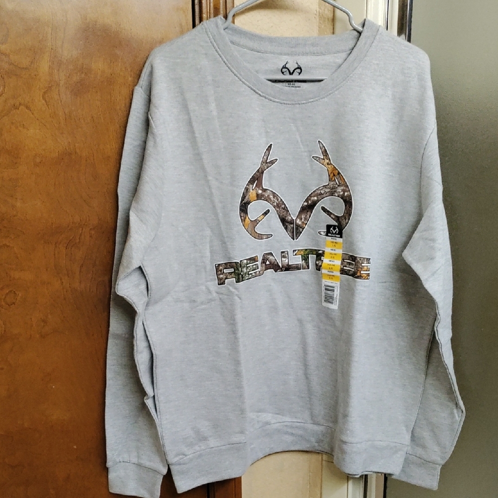 Realtree Light Gray Men's Crewneck Sweatshirt